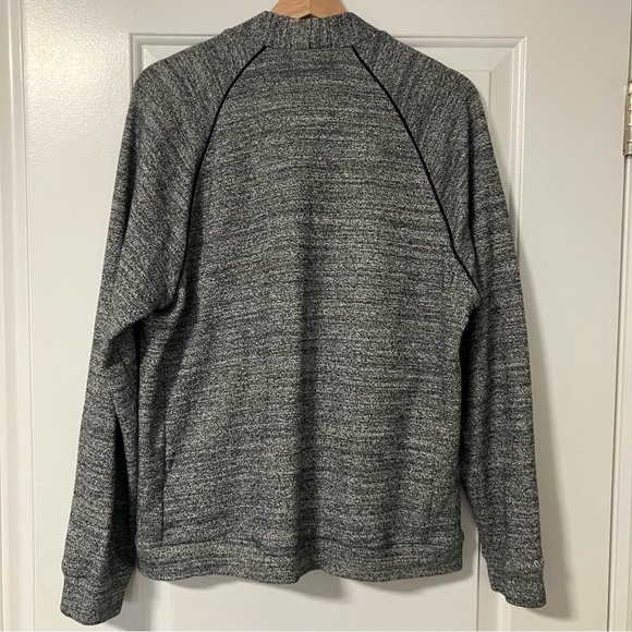 Club Monaco | Grey cardigan with button closure and 2 front pockets - Picture 2 of 9